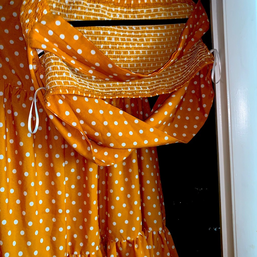 2 pieces skirt and cropped top combination yellow and white polka dots. 4X